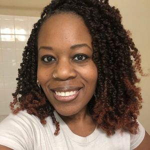 Meet your Posher, Adrienne